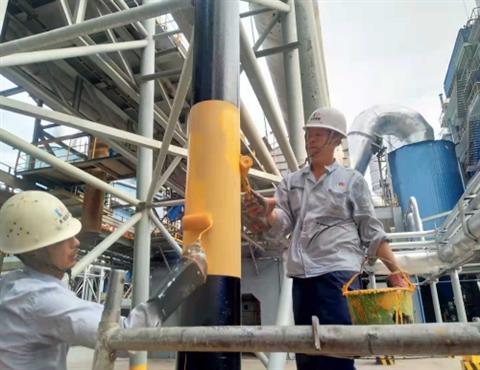 星空体育登录官网_星空（中国）,公司职工翻新厂区一角                                      